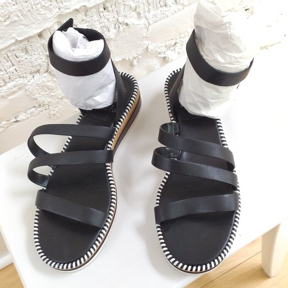 VINCE CAMUTO SANDALS NEW - Picture 1 of 5